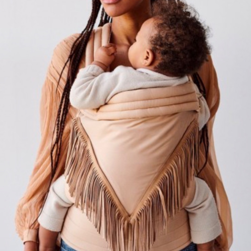 ISO Artipoppe fringe any color